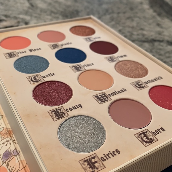 STORYBOOK COSMETICS Brand New Little Briar Rose Eyeshadow Palette - Picture 4 of 7